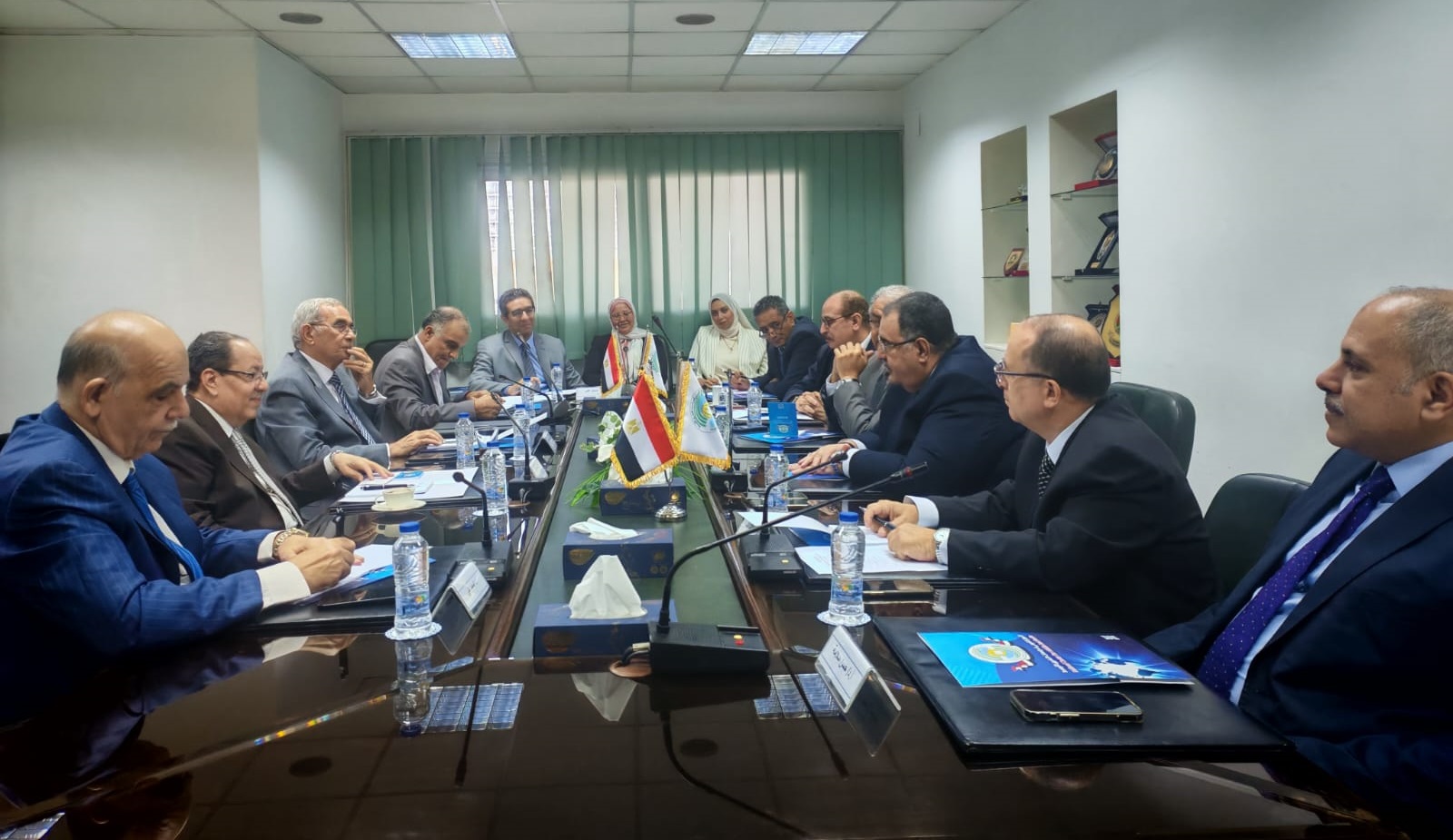 حلقة نقاش حول “نتائج انتخابات مجلس الشيوخ 2025”